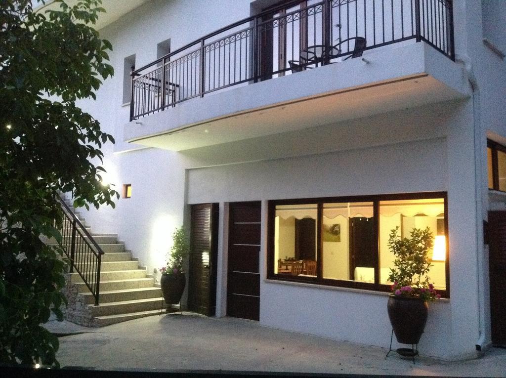 Ta Spitakia Tis Theodosias Kalopanagiotis Exterior foto
